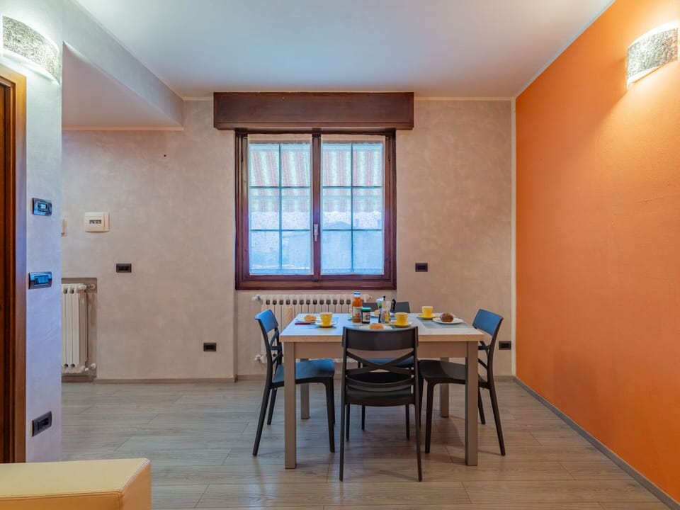 Table, Property, Furniture, Window, Chair, Blue, Wood, Interior Design, Building