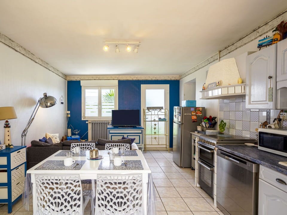 Cabinetry, Countertop, Kitchen Appliance, Home Appliance, Kitchen, Lighting, Kitchen Stove, Interior Design, Floor, Gas Stove
