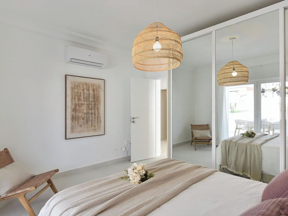 Furniture, Interior Design, Flooring, Floor, Wood, Ceiling, Bedroom, Bed, Textile, Lighting