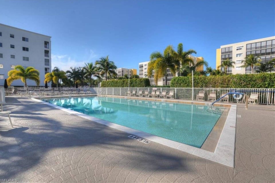Meet your neighbors and make new friends at the heated community pool and sundeck.