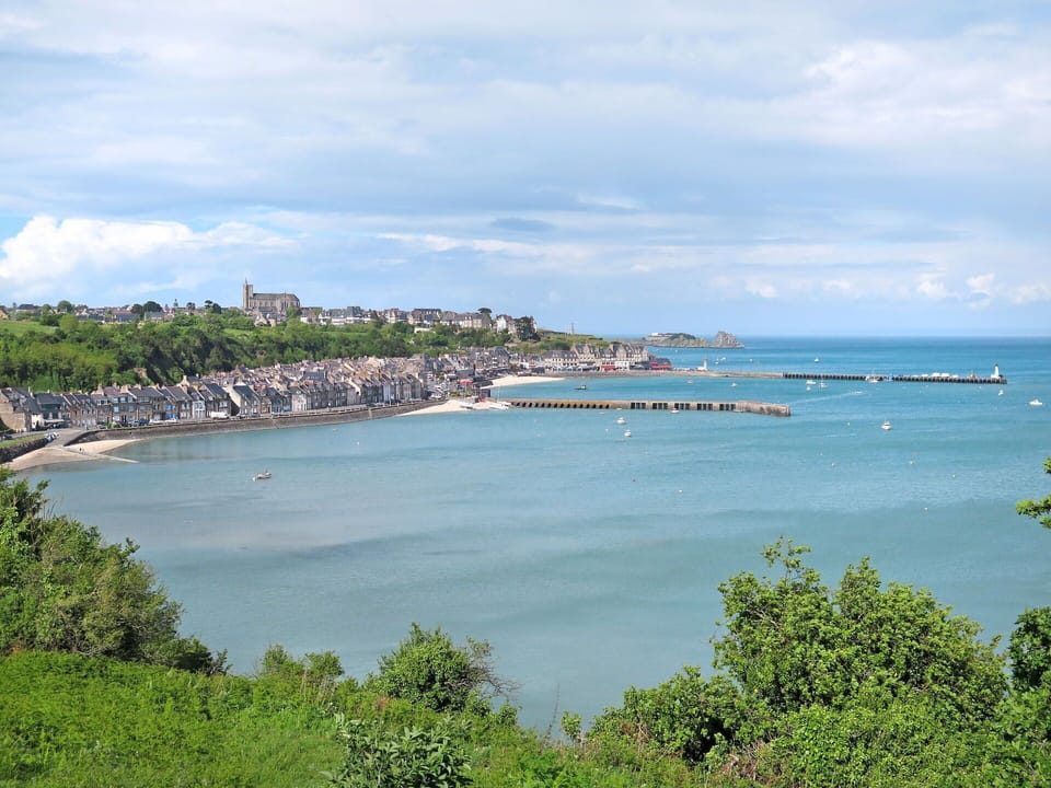 Blue, Water, Water Resources, Body Of Water, Coast, Coastal And Oceanic Landforms, Horizon, Waterway, Sea, Bank