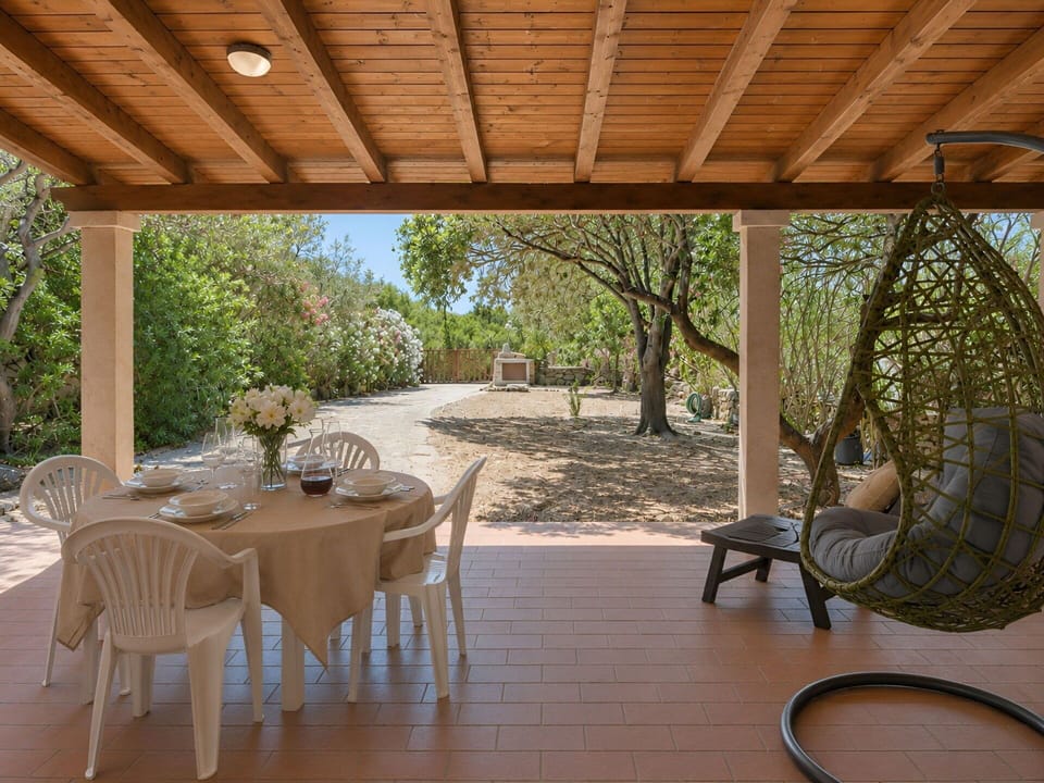 Wood, Furniture, Outdoor Furniture, Shade, Resort, Chair, Garden, Outdoor Structure, Outdoor Table, Eco Hotel