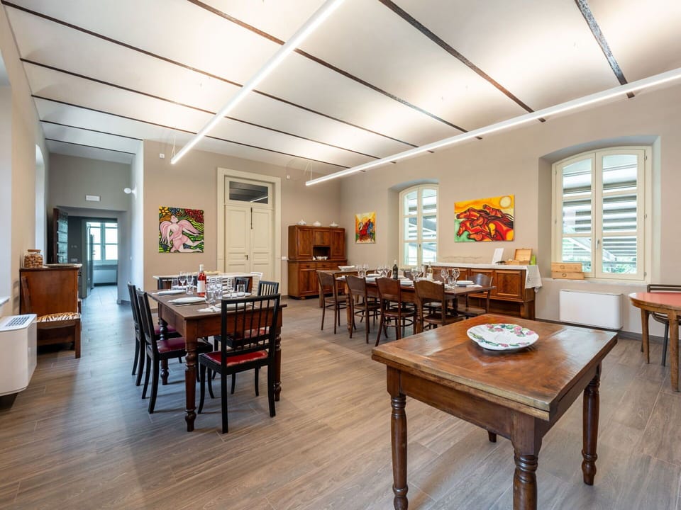 Table, Furniture, Property, Couch, Azure, Wood, Living Room, Interior Design, Floor, Comfort