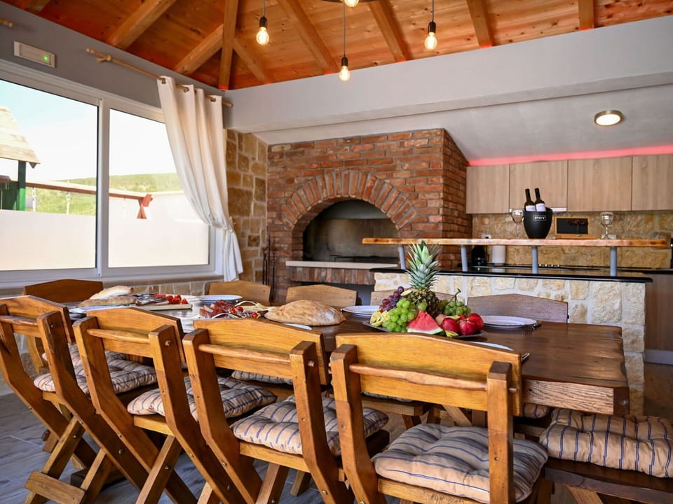 Furniture, Interior Design, Wood, Flooring, Ceiling, Chair, Table, Kitchen & Dining Room Table, Floor, Kitchen