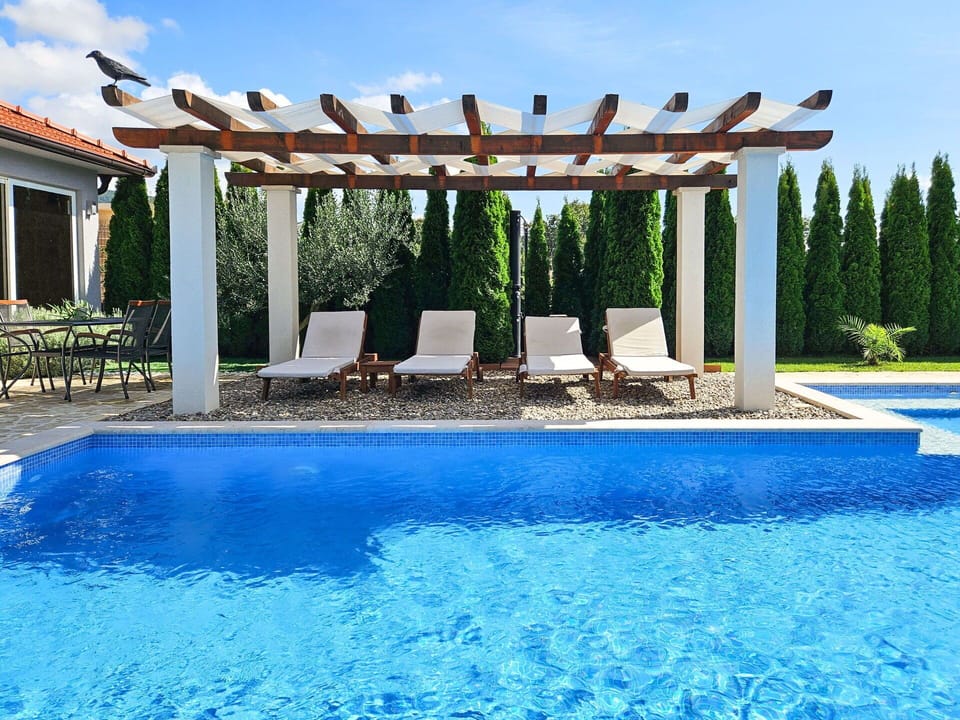 Swimming Pool, Outdoor Furniture, Resort, Furniture, Composite Material, Shade, Eco Hotel, Chair, Leisure, Garden