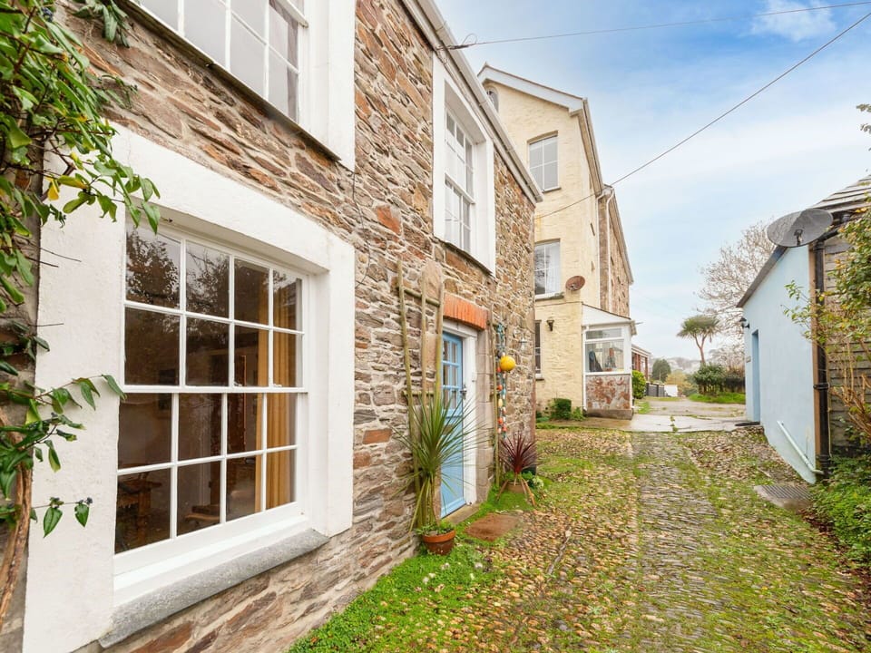 Building, Plant, Window, Sky, Cloud, Road Surface, Wood, Wall, House