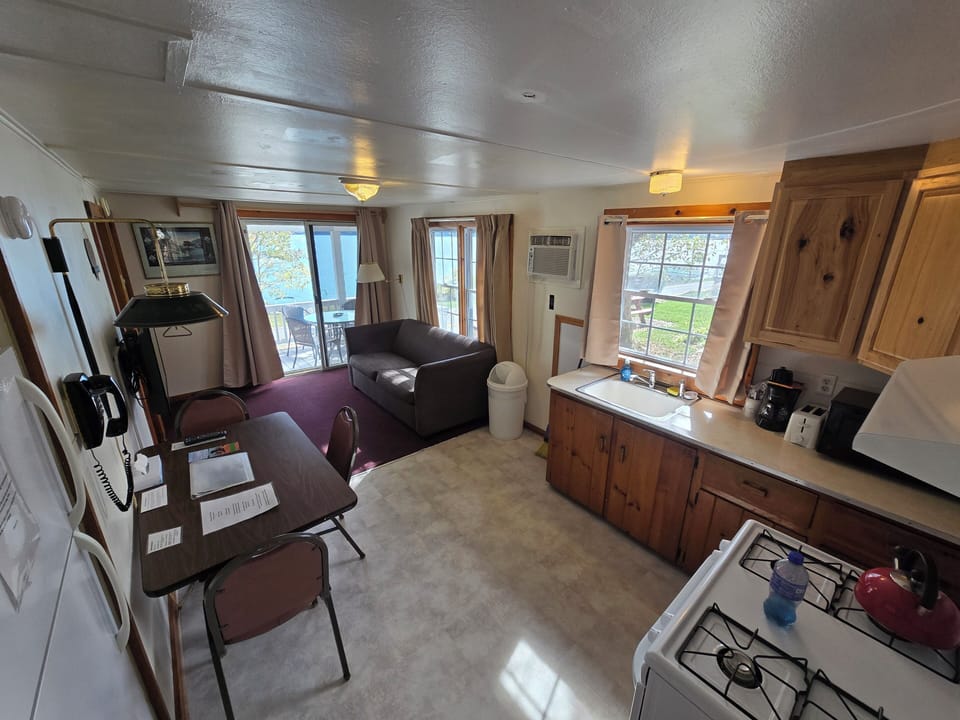 Standard Cabin, Lake View | Living area | TV