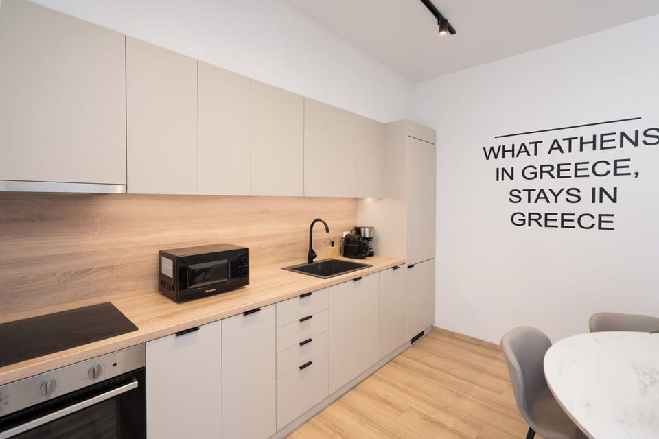 Luxury Apartment, 3 Bedrooms, Kitchen, City View | Private kitchen | Espresso maker, coffee/tea maker, electric kettle, toaster