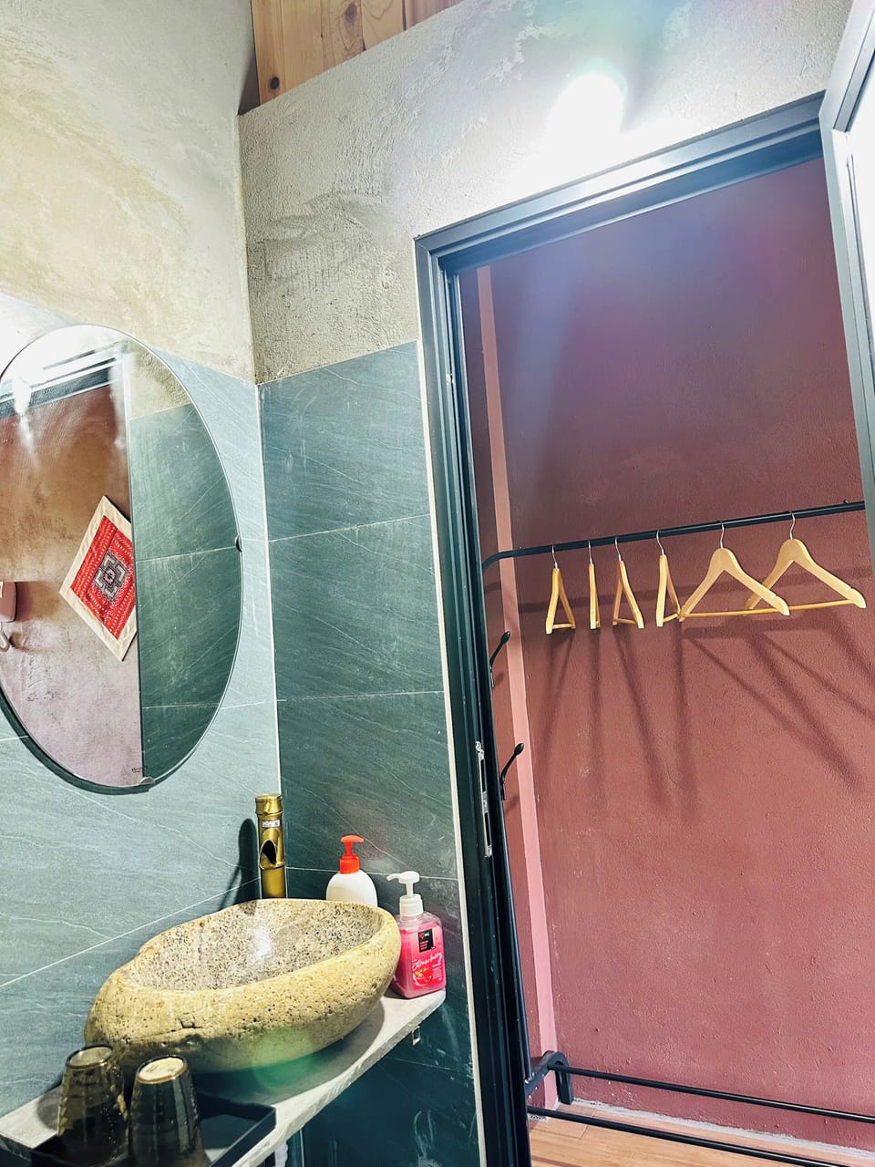 Family Cabin | Bathroom | Free toiletries, hair dryer, slippers, towels