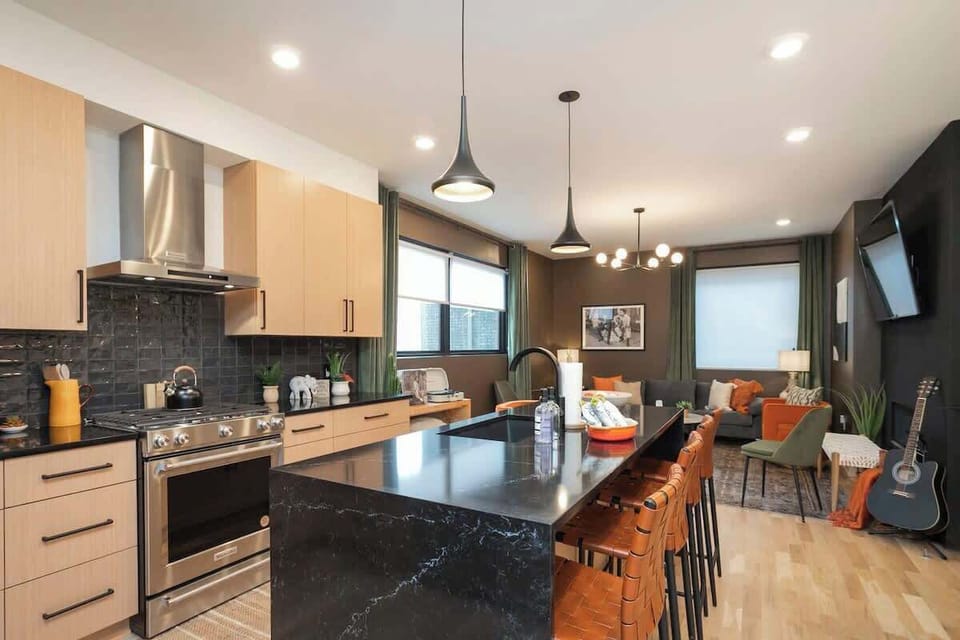 Brand New Fully Stocked Kitchen