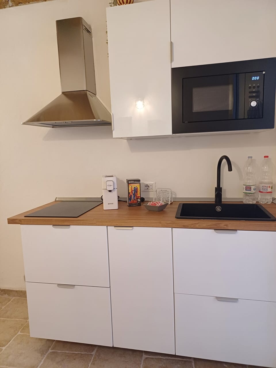 Luxury Studio, Courtyard View | Private kitchen | Espresso maker, coffee/tea maker, electric kettle
