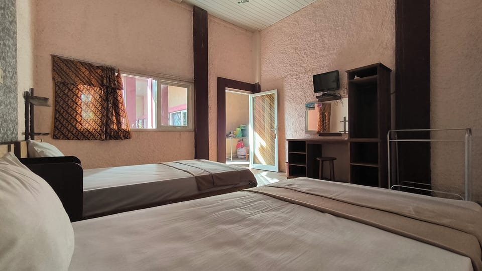 Deluxe Twin Room | Free WiFi