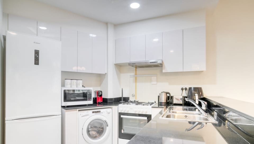 Comfort Apartment, City View | Private kitchen