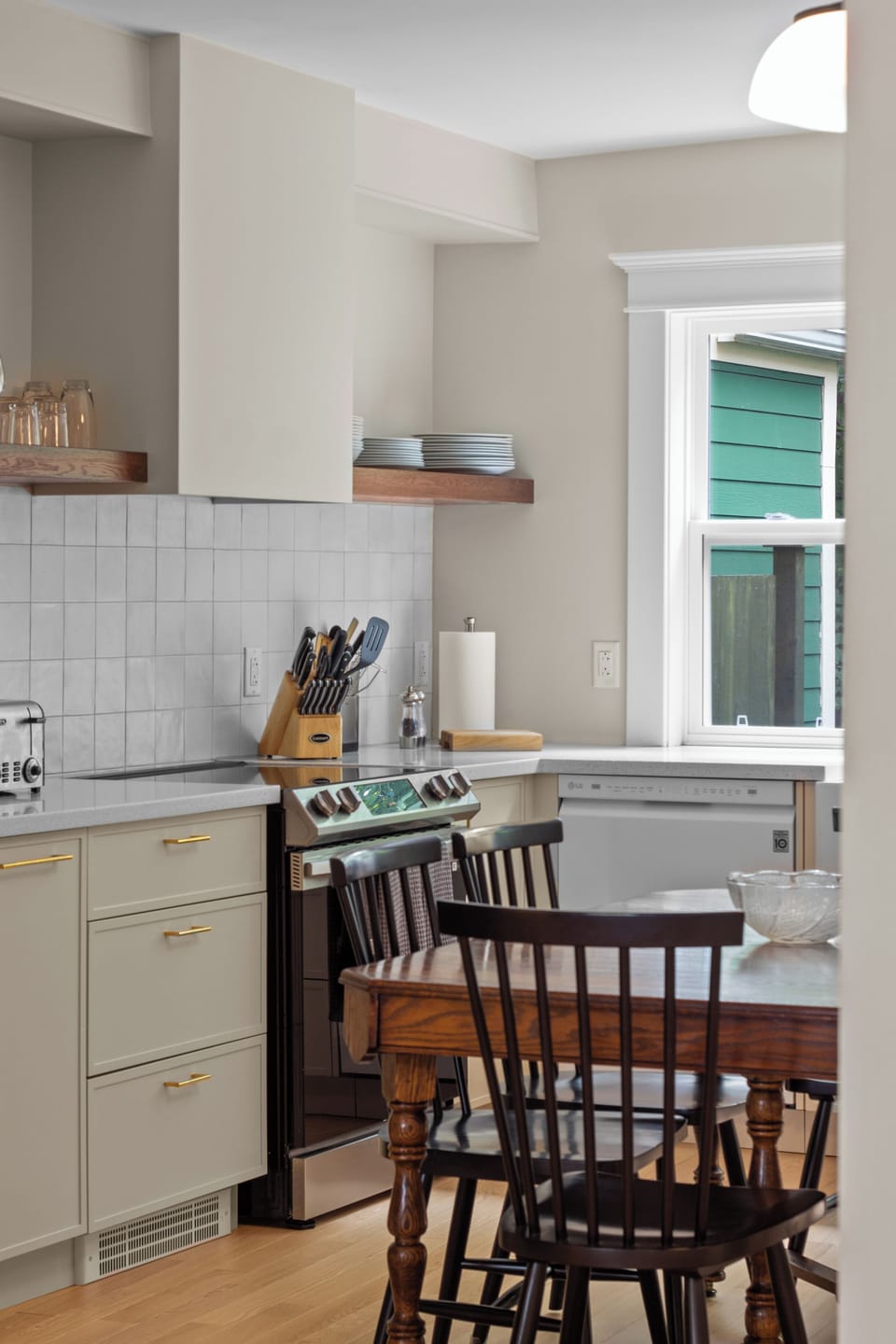 fully stocked kitchen