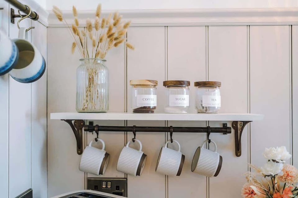Beautiful. elegant and full kitchen with everything you need.