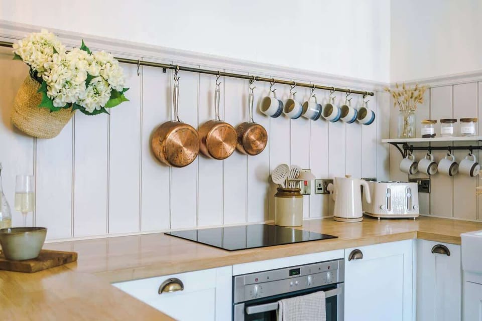 Beautiful. elegant and full kitchen with everything you need.