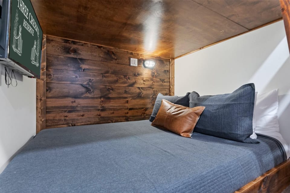 Bunk room
