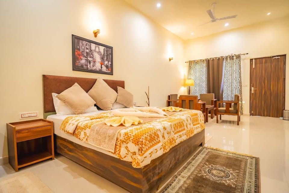 Deluxe Double Room, Mountain View | Egyptian cotton sheets, premium bedding, down comforters, pillowtop beds