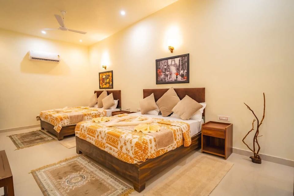 Deluxe Double Room, Mountain View | Egyptian cotton sheets, premium bedding, down comforters, pillowtop beds