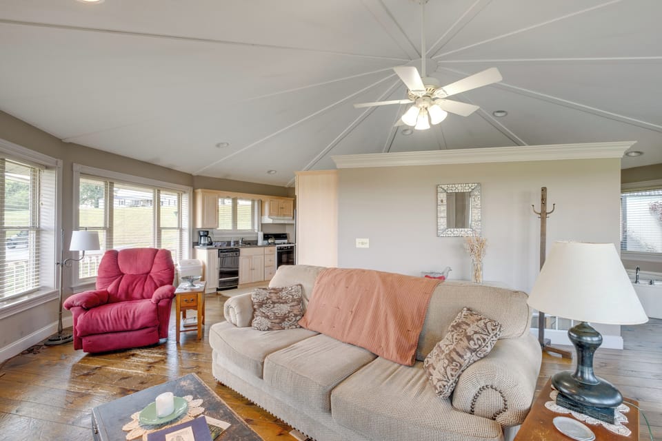 Living Area | Free WiFi | Single-Story Unit