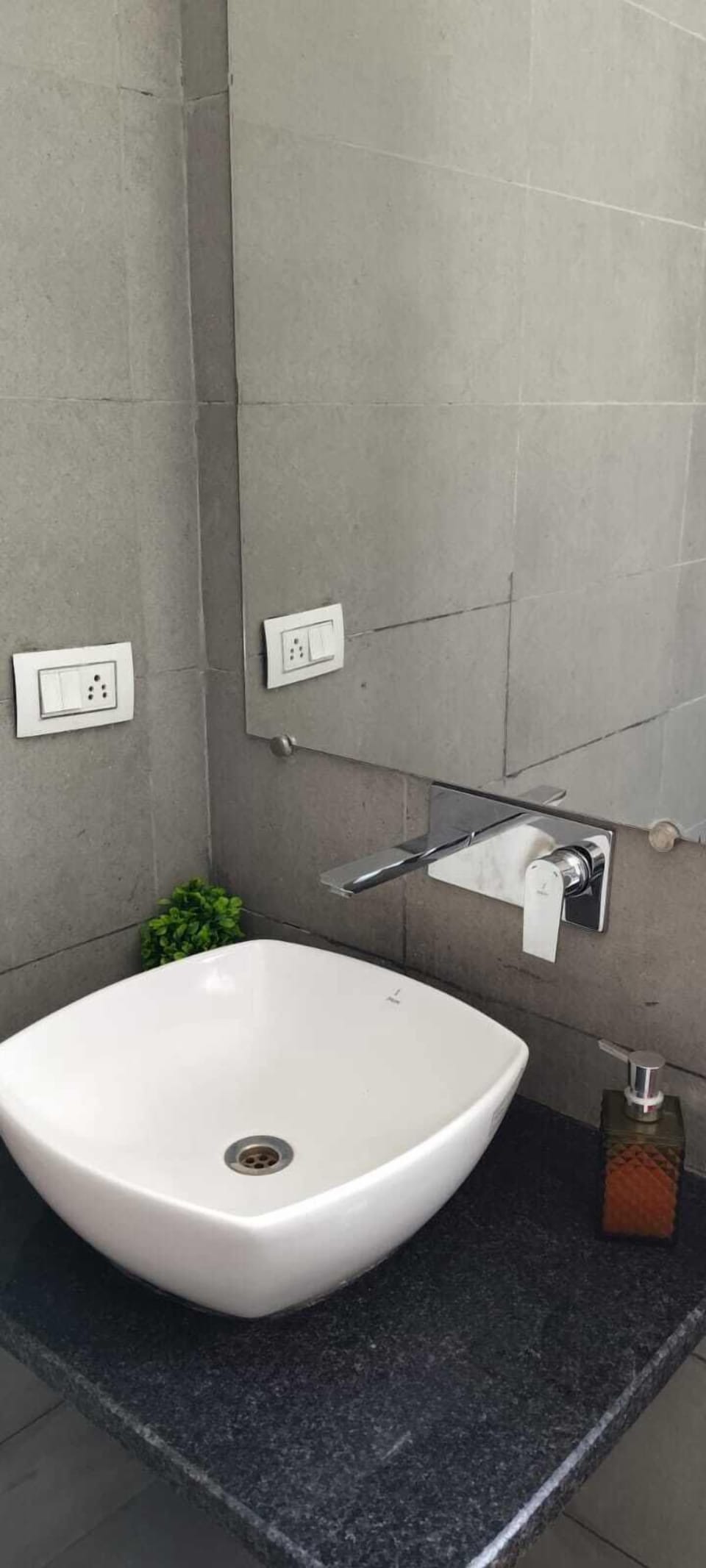 Deluxe Room, Balcony | Bathroom | Bathrobes, slippers, bidet