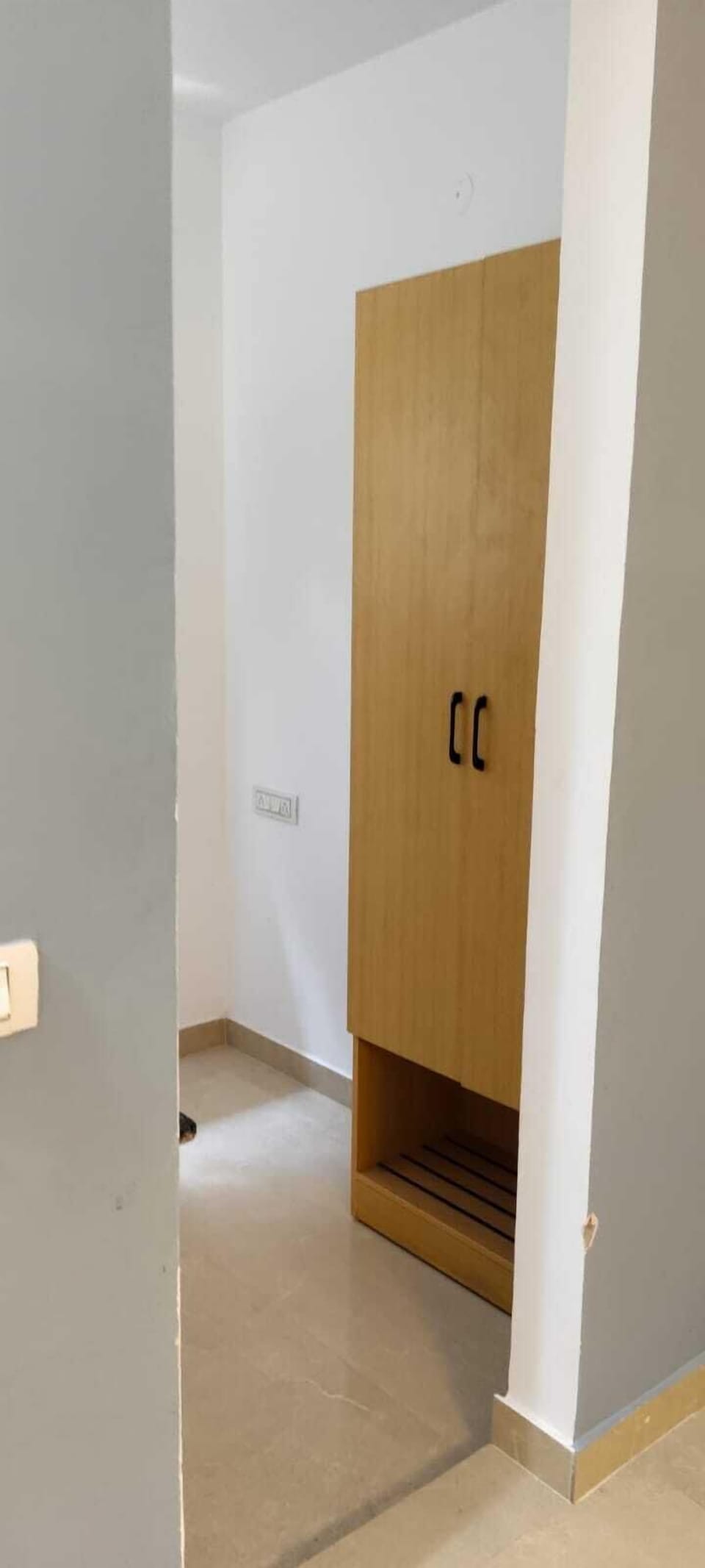 Deluxe Room, Balcony | Wardrobe