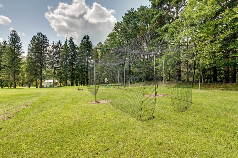 Community Perks: Elk Creek Escape - Deluxe Cabin C Cottage in Pennsylvania