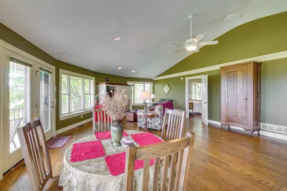 House (2 Bedrooms) | Interior