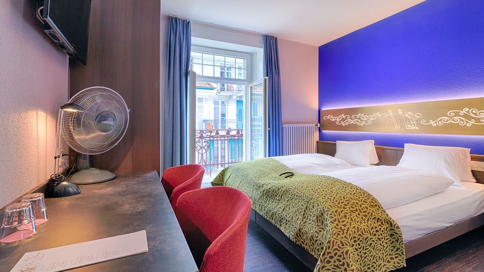 Economy Double Room, 2 Twin Beds, Non Smoking | Down comforters, minibar, in-room safe, desk