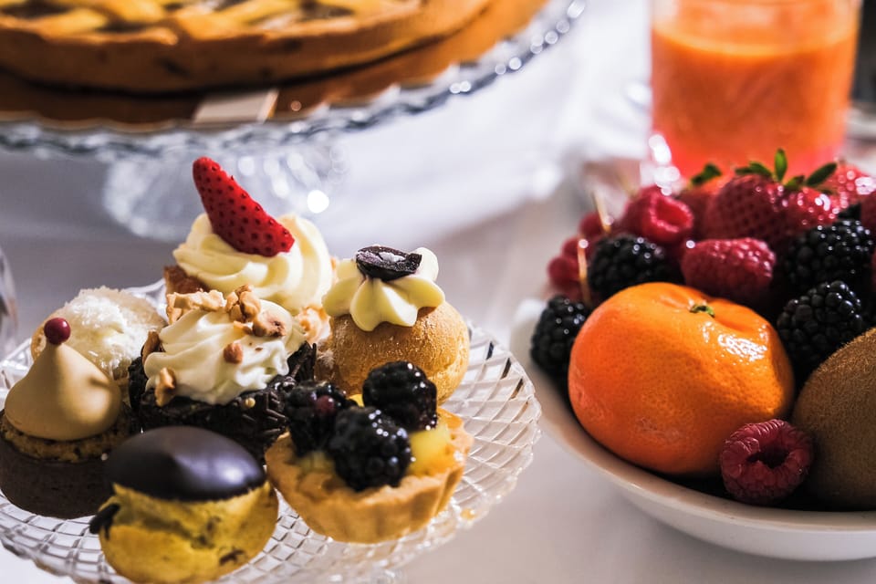 Free daily cooked-to-order breakfast