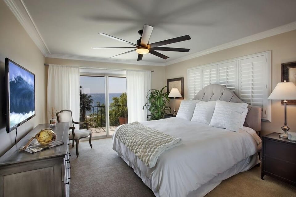 221-unit7bedroom1
