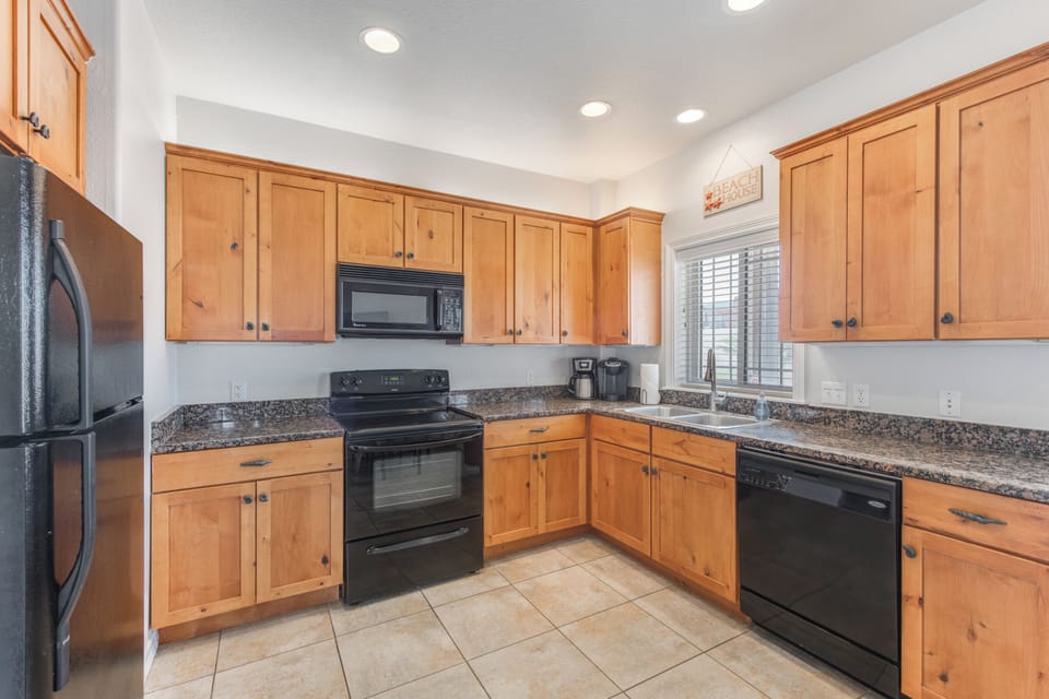 1st floor full size kitchen