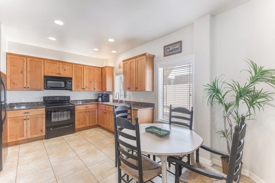 1st floor dining space