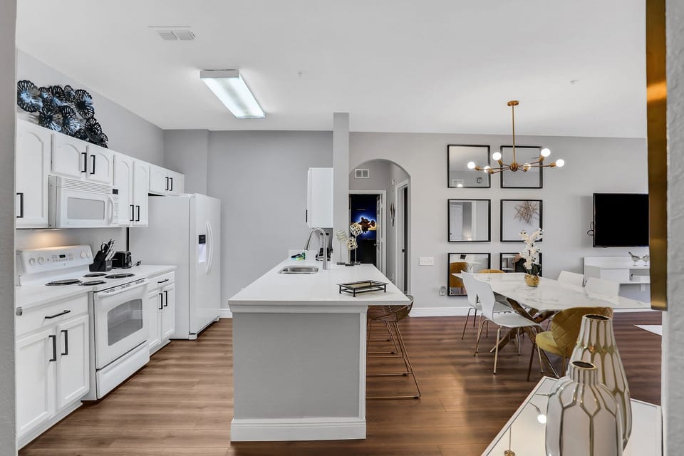 Kitchen or kitchenette