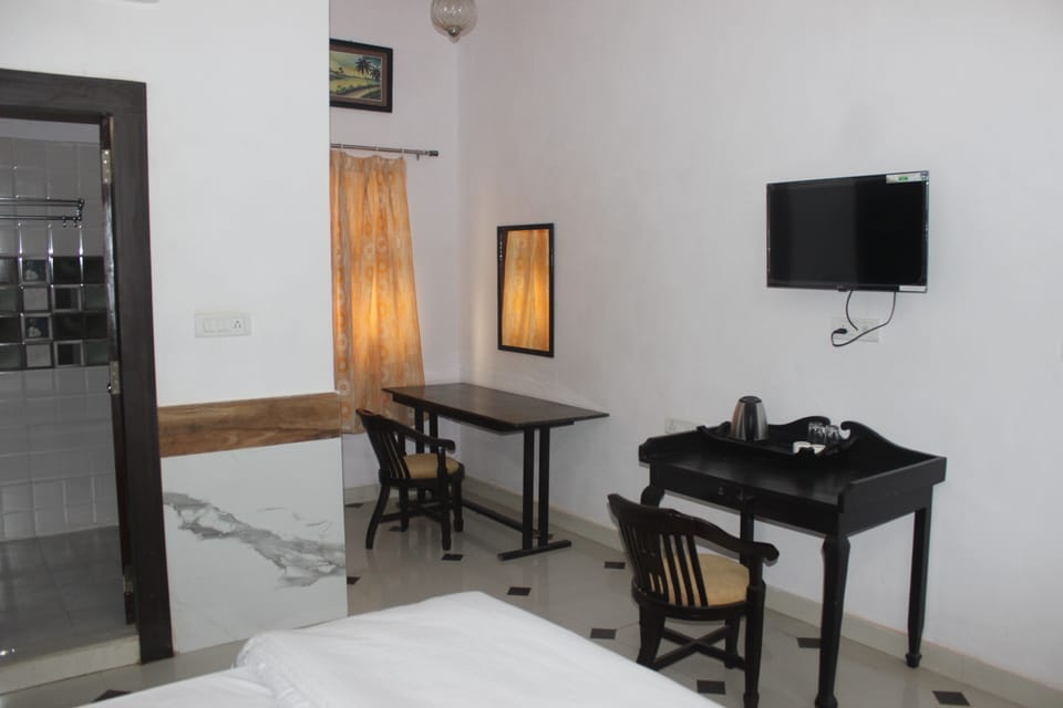 Deluxe Double Room | Laptop workspace, WiFi (free)