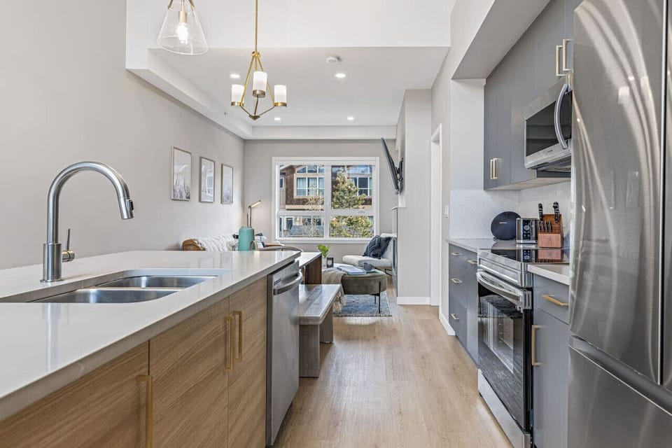 Stainless steel appliances and high end finishes in this gorgeous kitchen