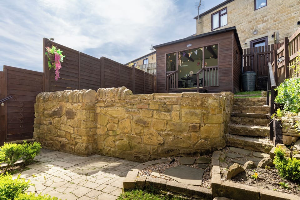 Private mature garden. 