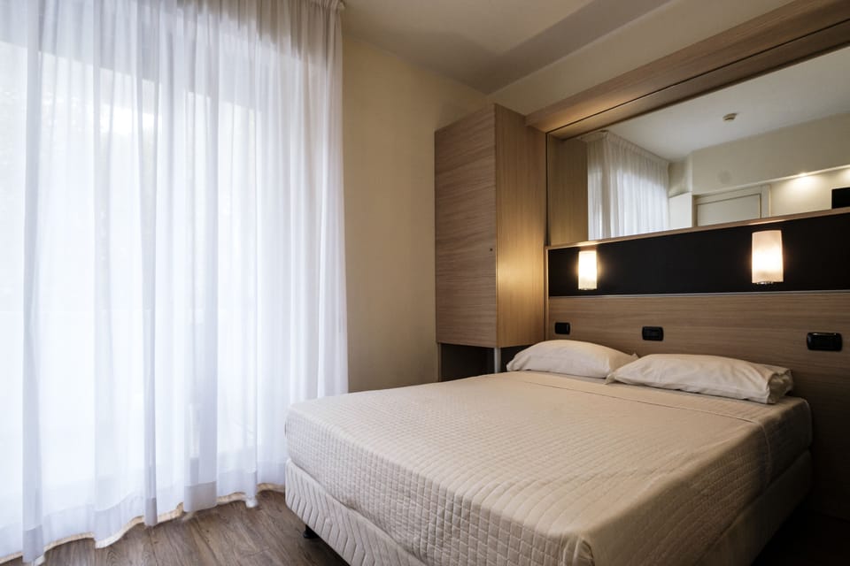 In-room safe, desk, iron/ironing board, free WiFi