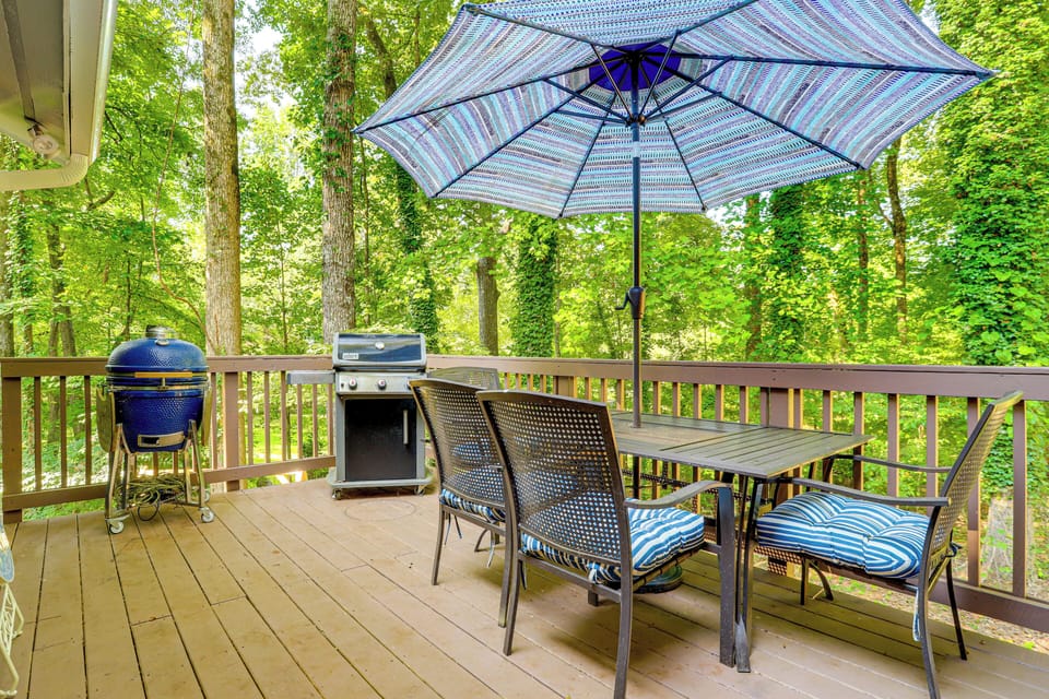 Deck | Gas Grill | Smoker