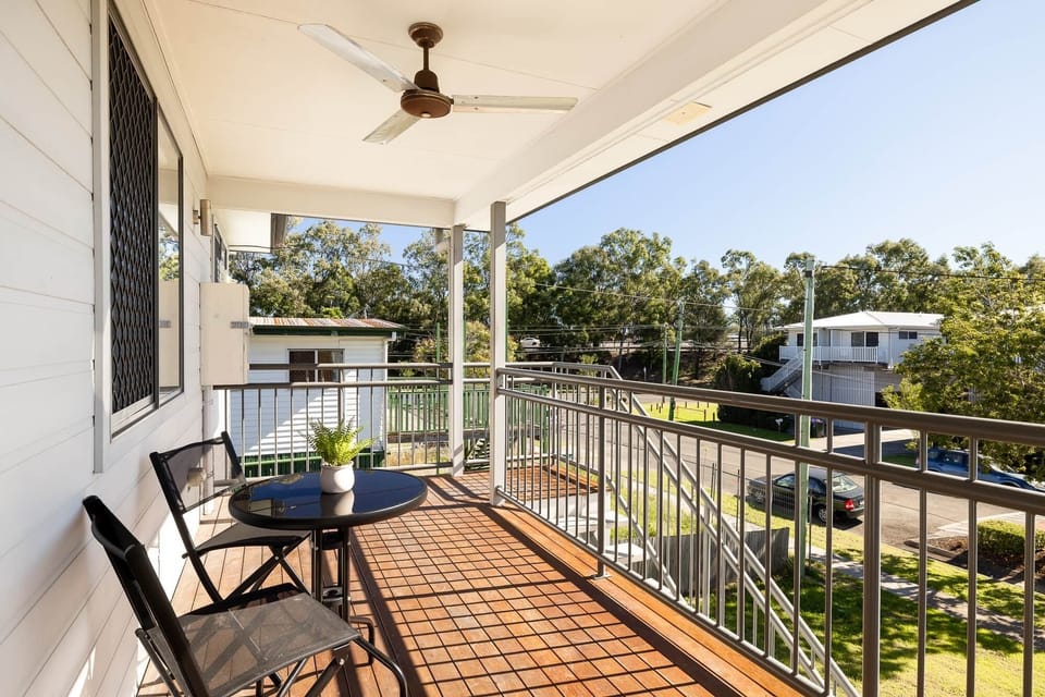 Balcony: Balcony with table and chair, perfect for morning coffee 