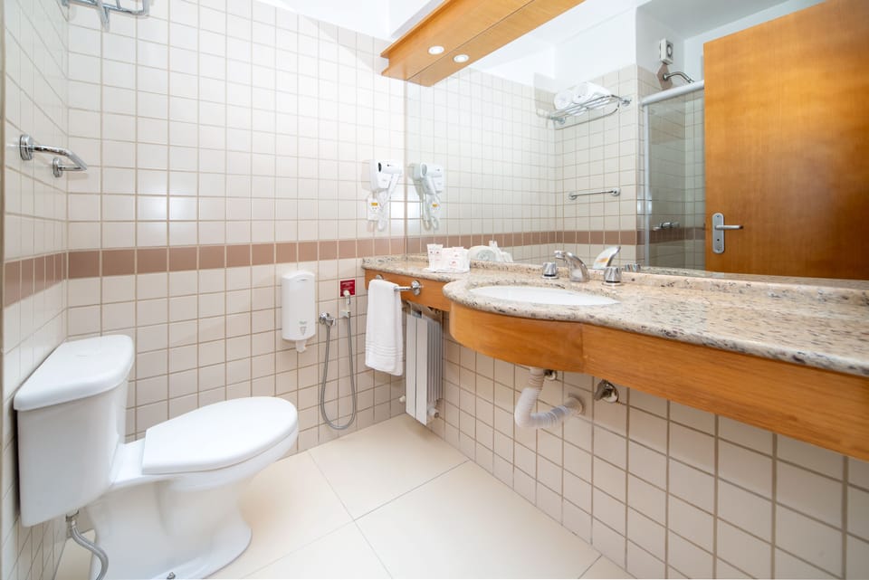 Shower, free toiletries, hair dryer, towels