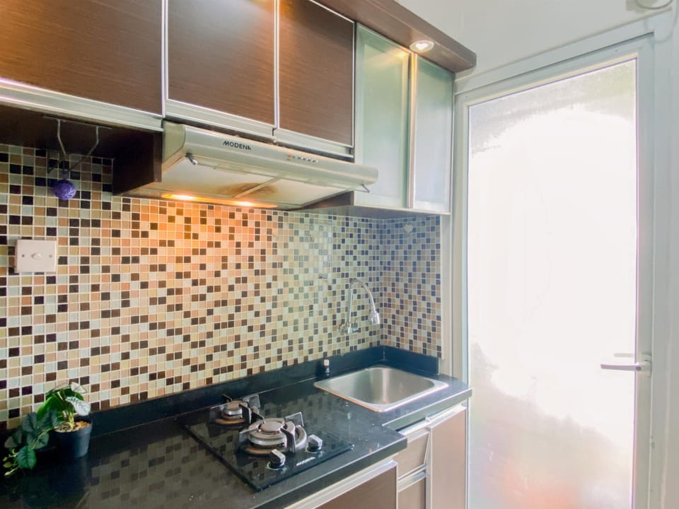 Apartment | Private kitchen | Fridge, stovetop, rice cooker, dining tables