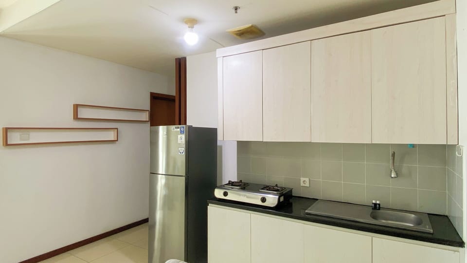 Basic Apartment | Private kitchen | Fridge, stovetop, rice cooker, dining tables