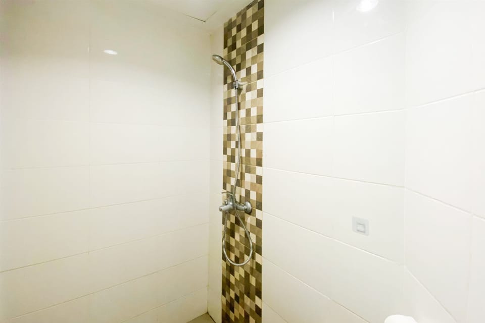 Apartment | Bathroom | Shower, towels
