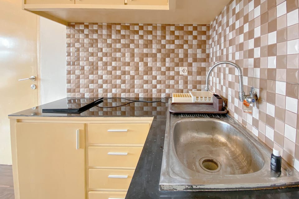 Apartment | Private kitchen | Fridge, stovetop, rice cooker