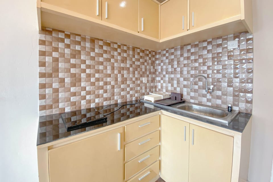 Apartment | Private kitchen | Fridge, stovetop, rice cooker