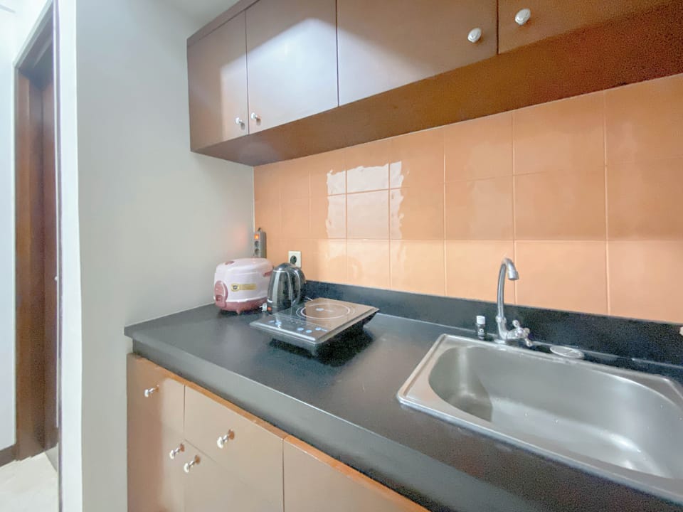 Apartment | Private kitchen | Mini-fridge, stovetop, rice cooker
