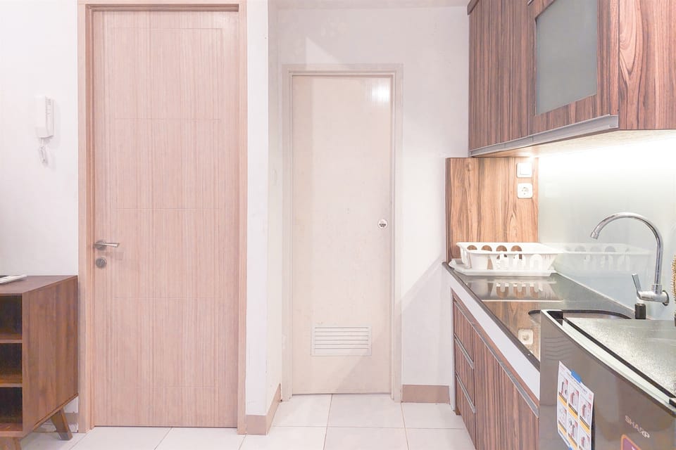 Apartment | Private kitchen | Fridge, stovetop, rice cooker, dining tables