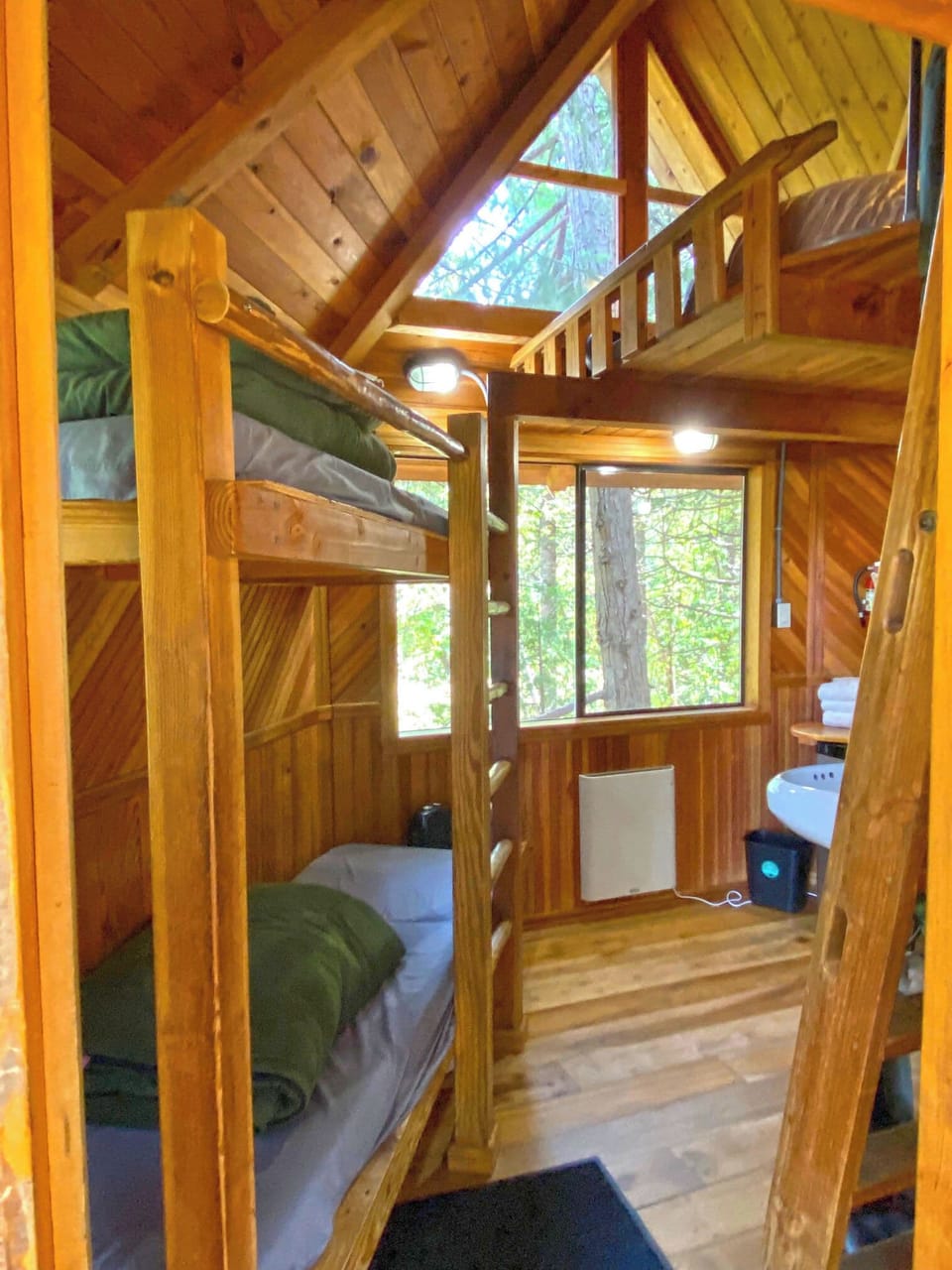 The Pleasantree | Individually decorated, individually furnished, free cribs/infant beds