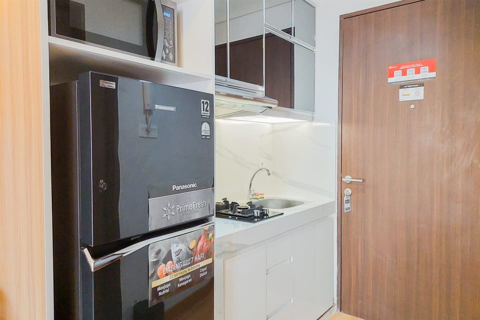 Deluxe Studio | Private kitchen | Fridge, rice cooker